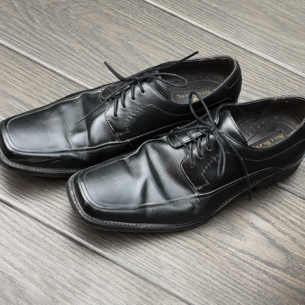 Bill Blass men’s black lace up dress shoes